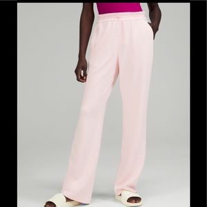 NWT LULULEMON SOFTSTREME HIGH-RISE PANT Strawberry Milkshake Pink 8